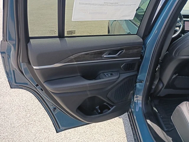 Nuevos JEEP GRAND CHEROKEE à Estados chez autogozo