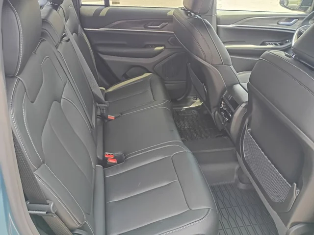 Nuevos JEEP GRAND CHEROKEE à Estados chez autogozo