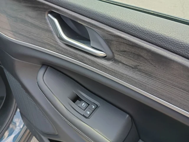 Nuevos JEEP GRAND CHEROKEE à Estados chez autogozo
