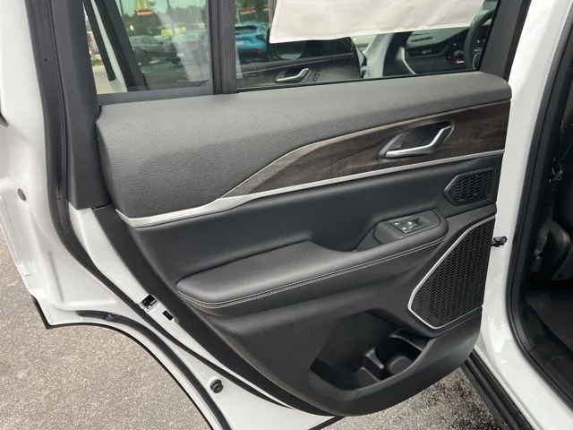 Nuevos JEEP GRAND CHEROKEE à Estados chez autogozo