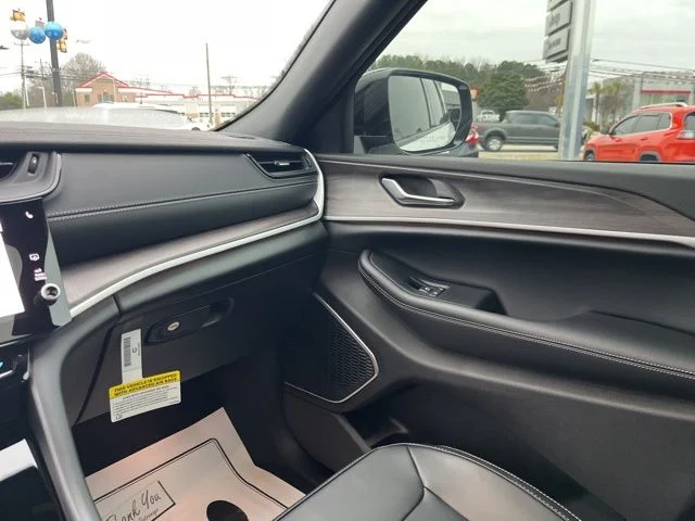 Nuevos JEEP GRAND CHEROKEE à Estados chez autogozo