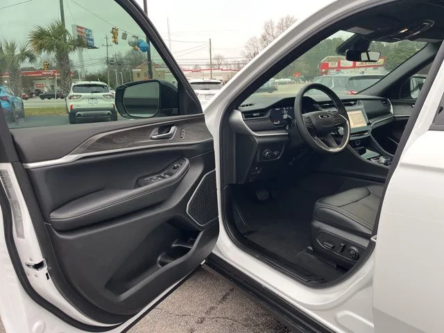 Nuevos JEEP GRAND CHEROKEE à Estados chez autogozo