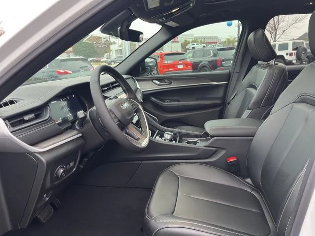 Nuevos JEEP GRAND CHEROKEE à Estados chez autogozo