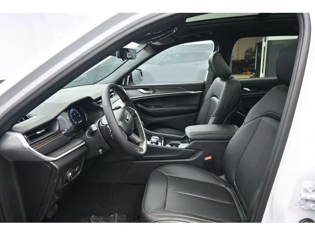 Nuevos JEEP GRAND CHEROKEE à Estados chez autogozo