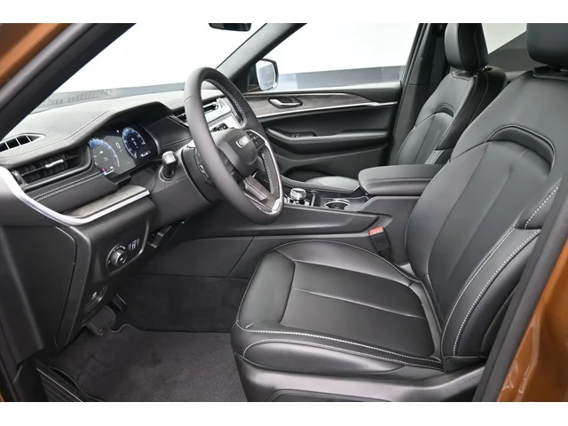 Nuevos JEEP GRAND CHEROKEE à Estados chez autogozo