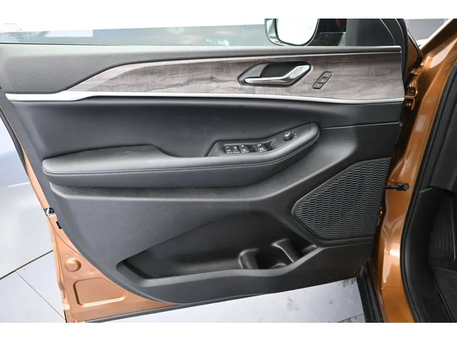 Nuevos JEEP GRAND CHEROKEE à Estados chez autogozo