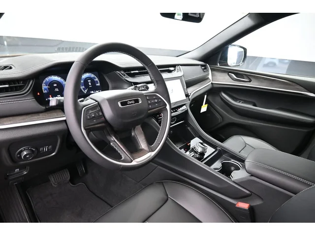 Nuevos JEEP GRAND CHEROKEE à Estados chez autogozo
