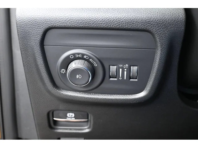 Nuevos JEEP GRAND CHEROKEE à Estados chez autogozo