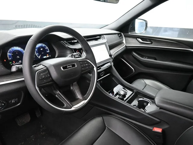 Nuevos JEEP GRAND CHEROKEE à Estados chez autogozo
