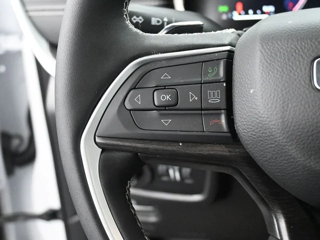 Nuevos JEEP GRAND CHEROKEE à Estados chez autogozo