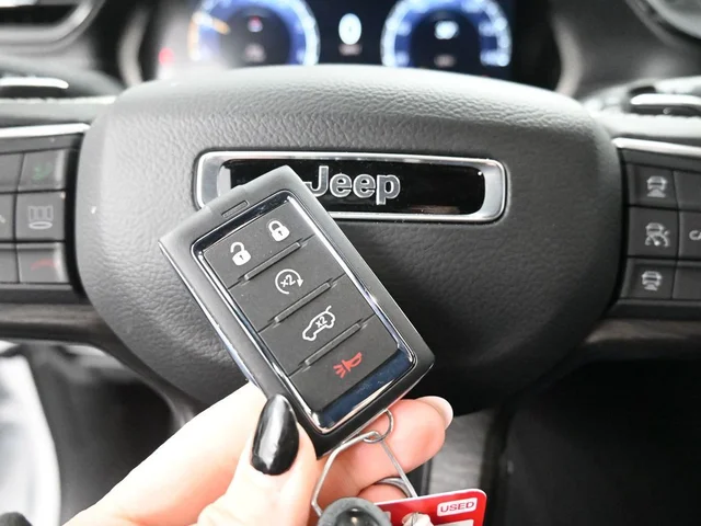 Nuevos JEEP GRAND CHEROKEE à Estados chez autogozo