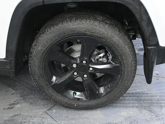 Nuevos JEEP GRAND CHEROKEE à Estados chez autogozo
