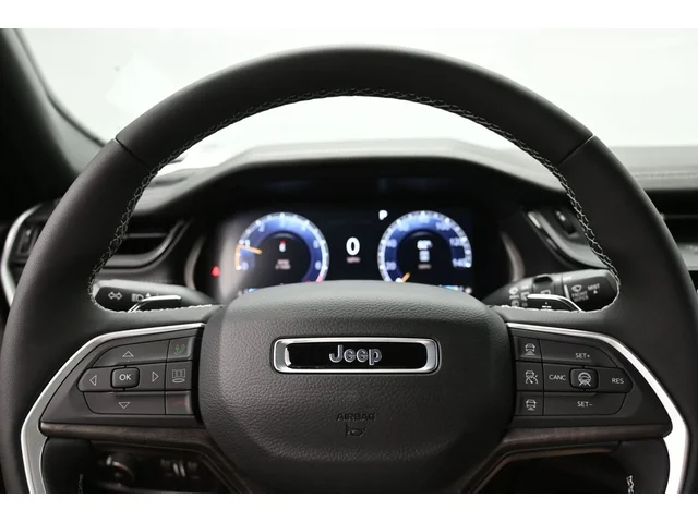 Nuevos JEEP GRAND CHEROKEE à Estados chez autogozo