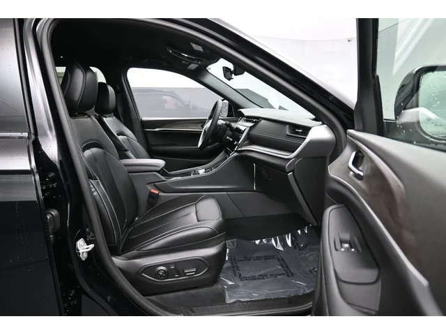 Nuevos JEEP GRAND CHEROKEE à Estados chez autogozo