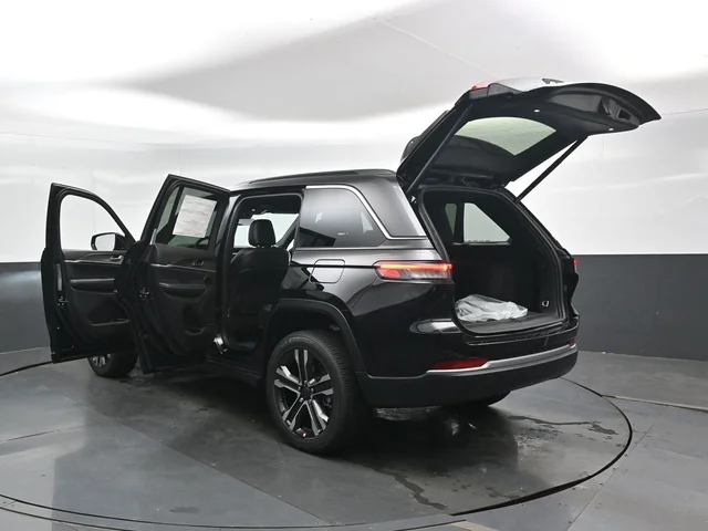 Nuevos JEEP GRAND CHEROKEE à Estados chez autogozo