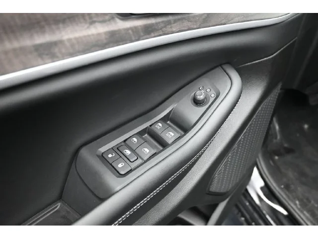 Nuevos JEEP GRAND CHEROKEE à Estados chez autogozo