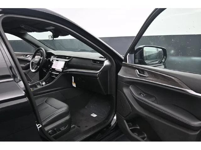 Nuevos JEEP GRAND CHEROKEE à Estados chez autogozo