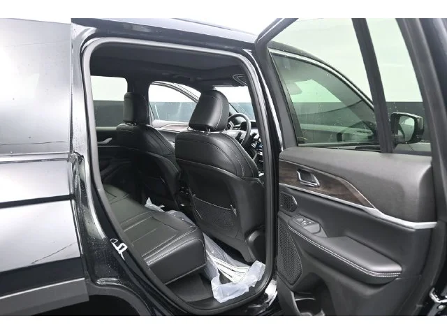 Nuevos JEEP GRAND CHEROKEE à Estados chez autogozo