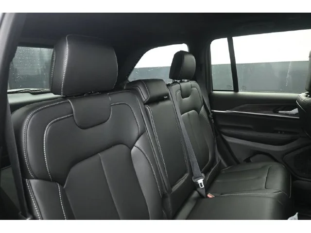 Nuevos JEEP GRAND CHEROKEE à Estados chez autogozo