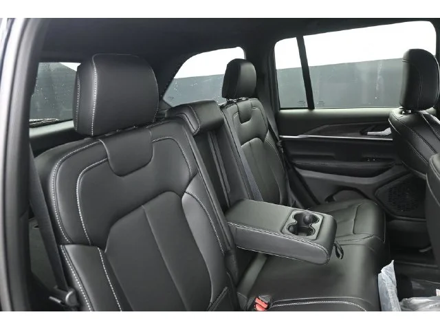 Nuevos JEEP GRAND CHEROKEE à Estados chez autogozo