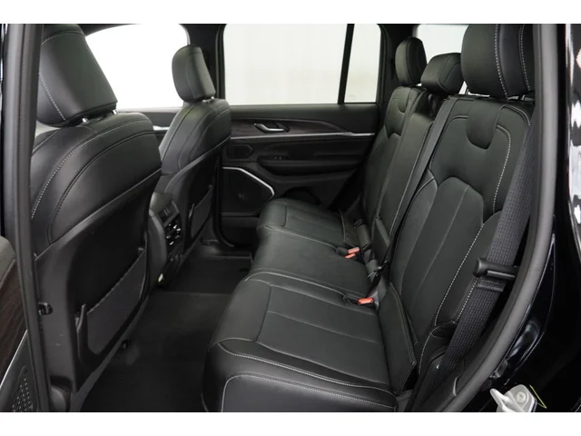 Nuevos JEEP GRAND CHEROKEE à Estados chez autogozo