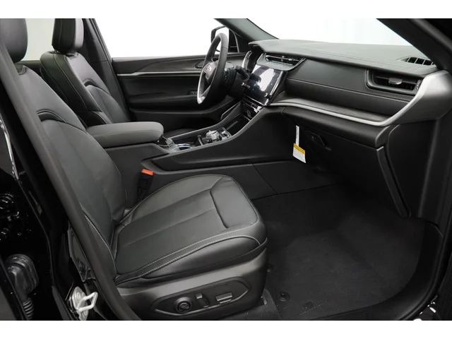 Nuevos JEEP GRAND CHEROKEE à Estados chez autogozo