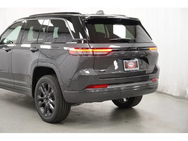 Nuevos JEEP GRAND CHEROKEE à Estados chez autogozo