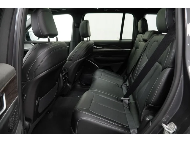 Nuevos JEEP GRAND CHEROKEE à Estados chez autogozo