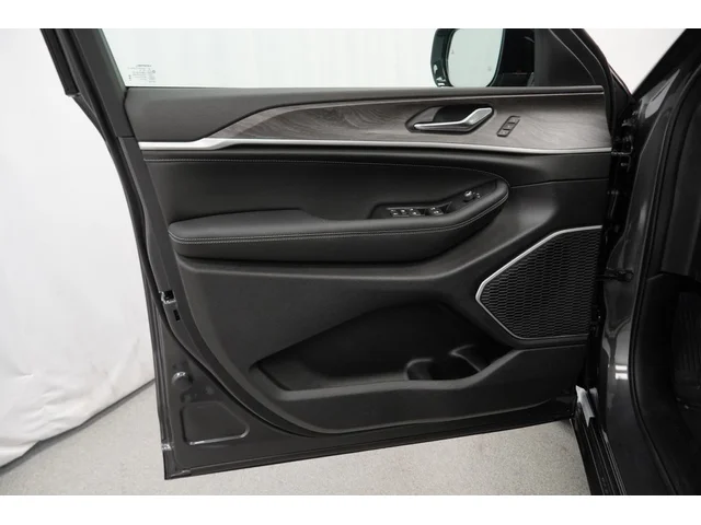 Nuevos JEEP GRAND CHEROKEE à Estados chez autogozo