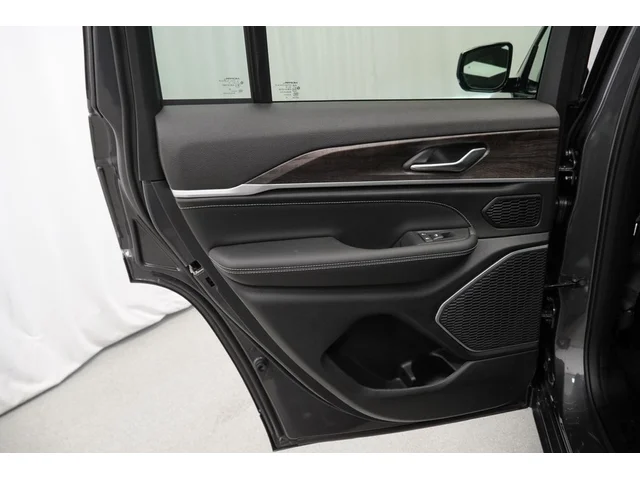 Nuevos JEEP GRAND CHEROKEE à Estados chez autogozo