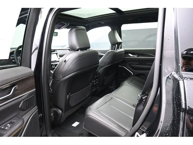 Nuevos JEEP GRAND CHEROKEE à Estados chez autogozo