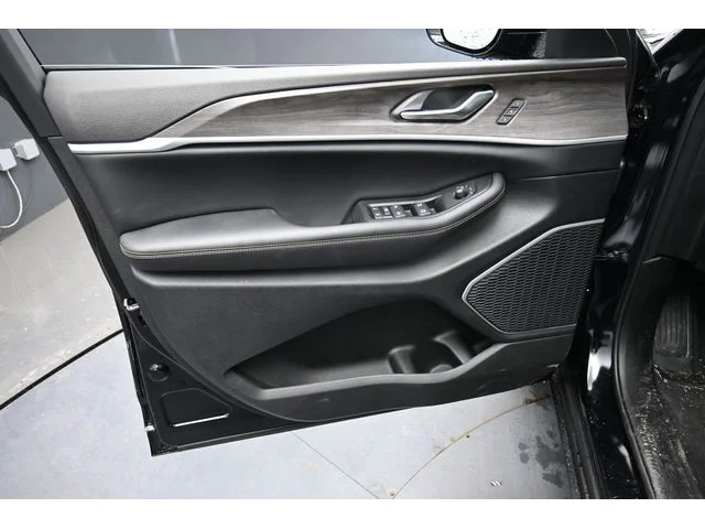 Nuevos JEEP GRAND CHEROKEE à Estados chez autogozo