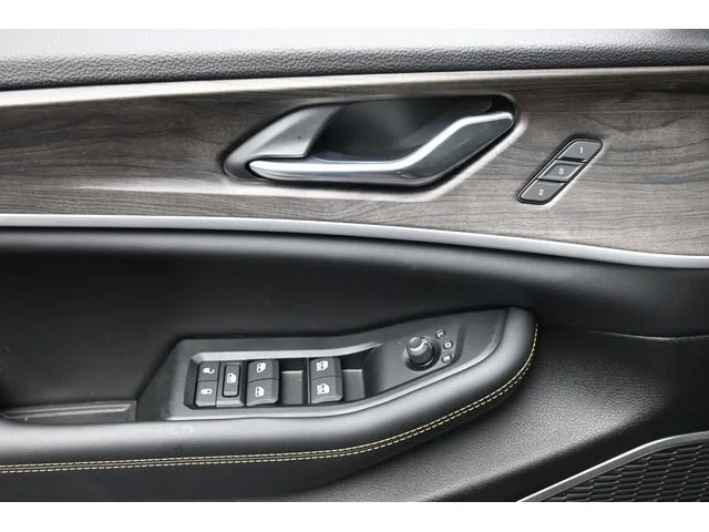 Nuevos JEEP GRAND CHEROKEE à Estados chez autogozo