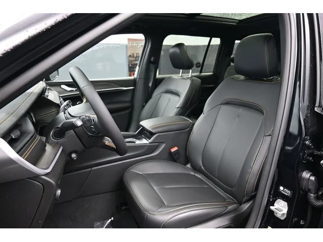Nuevos JEEP GRAND CHEROKEE à Estados chez autogozo