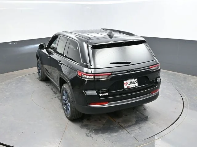 Nuevos JEEP GRAND CHEROKEE à Estados chez autogozo
