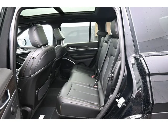 Nuevos JEEP GRAND CHEROKEE à Estados chez autogozo