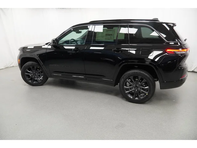 Nuevos JEEP GRAND CHEROKEE à Estados chez autogozo
