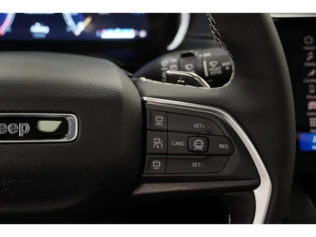 Nuevos JEEP GRAND CHEROKEE à Estados chez autogozo