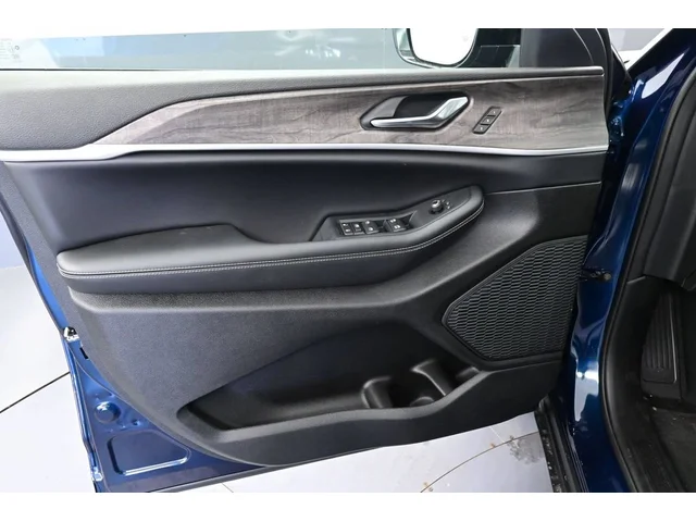 Nuevos JEEP GRAND CHEROKEE à Estados chez autogozo