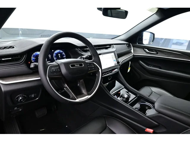 Nuevos JEEP GRAND CHEROKEE à Estados chez autogozo