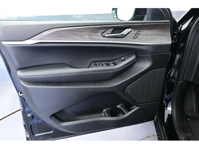 Nuevos JEEP GRAND CHEROKEE à Estados chez autogozo