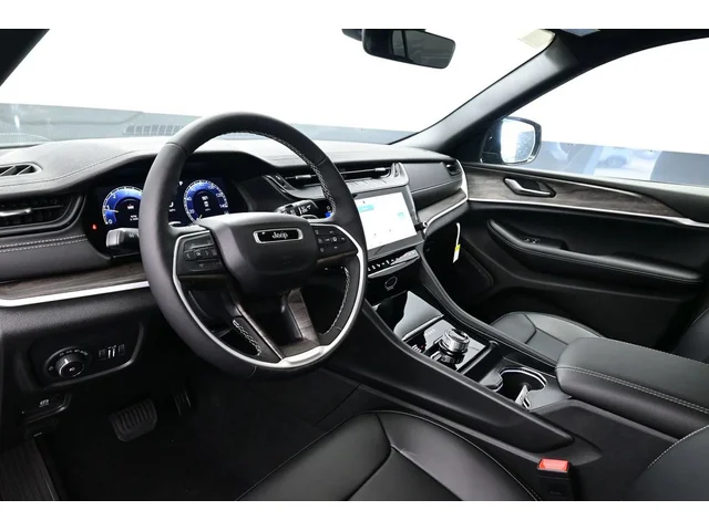Nuevos JEEP GRAND CHEROKEE à Estados chez autogozo