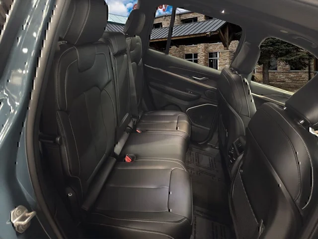 Nuevos JEEP GRAND CHEROKEE à Estados chez autogozo
