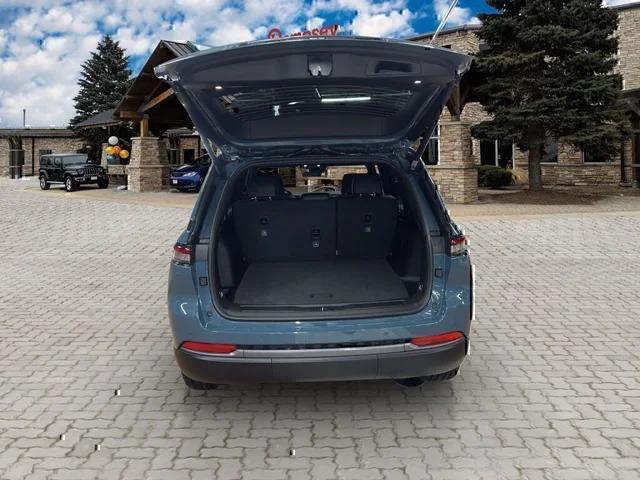 Nuevos JEEP GRAND CHEROKEE à Estados chez autogozo