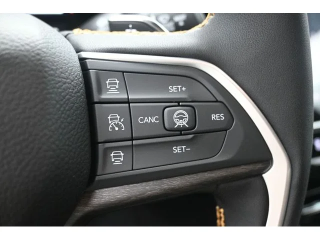 Nuevos JEEP GRAND CHEROKEE à Estados chez autogozo