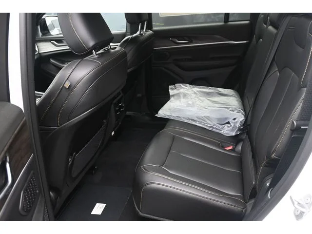 Nuevos JEEP GRAND CHEROKEE à Estados chez autogozo