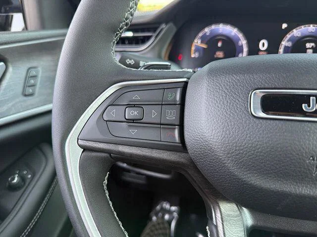 Nuevos JEEP GRAND CHEROKEE à Estados chez autogozo