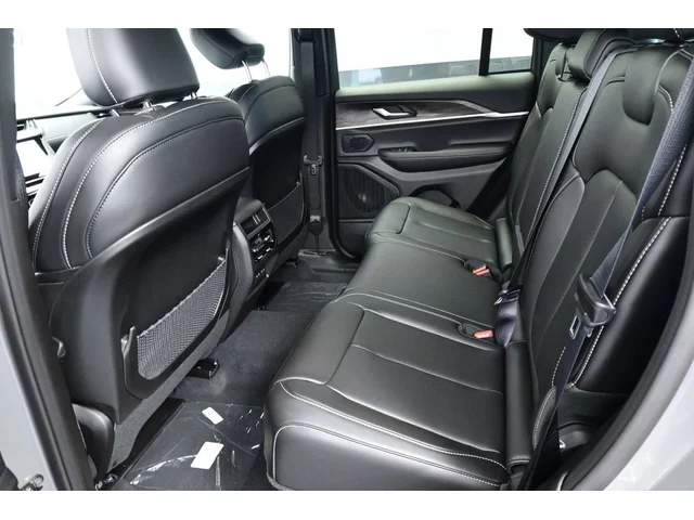 Nuevos JEEP GRAND CHEROKEE à Estados chez autogozo