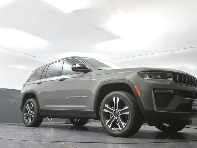 Nuevos JEEP GRAND CHEROKEE à Estados chez autogozo