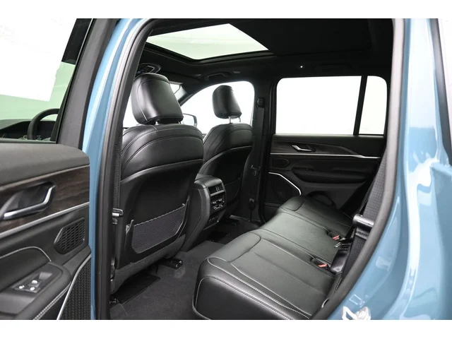 Nuevos JEEP GRAND CHEROKEE à Estados chez autogozo